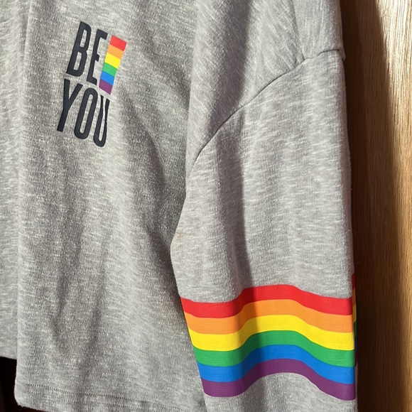 🌈 Pride Cropped Zip-Up Hoodie 🌈 - Picture 3 of 4
